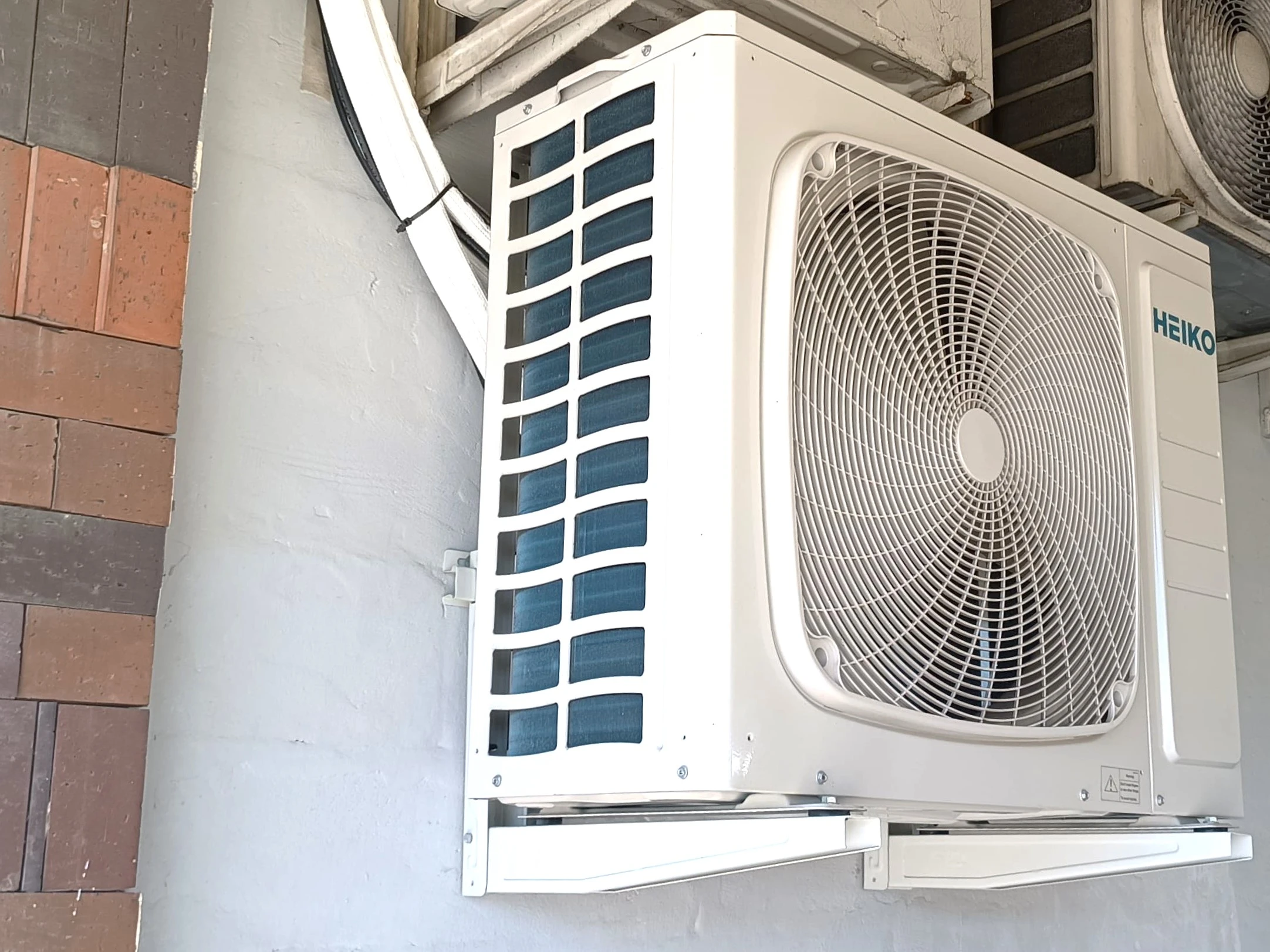 Unité-éxtérieure-5-PAC-locaux-Enegys